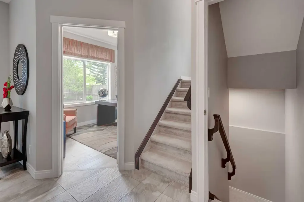 219 Wentworth Row SW Calgary AB T3H 1Y1