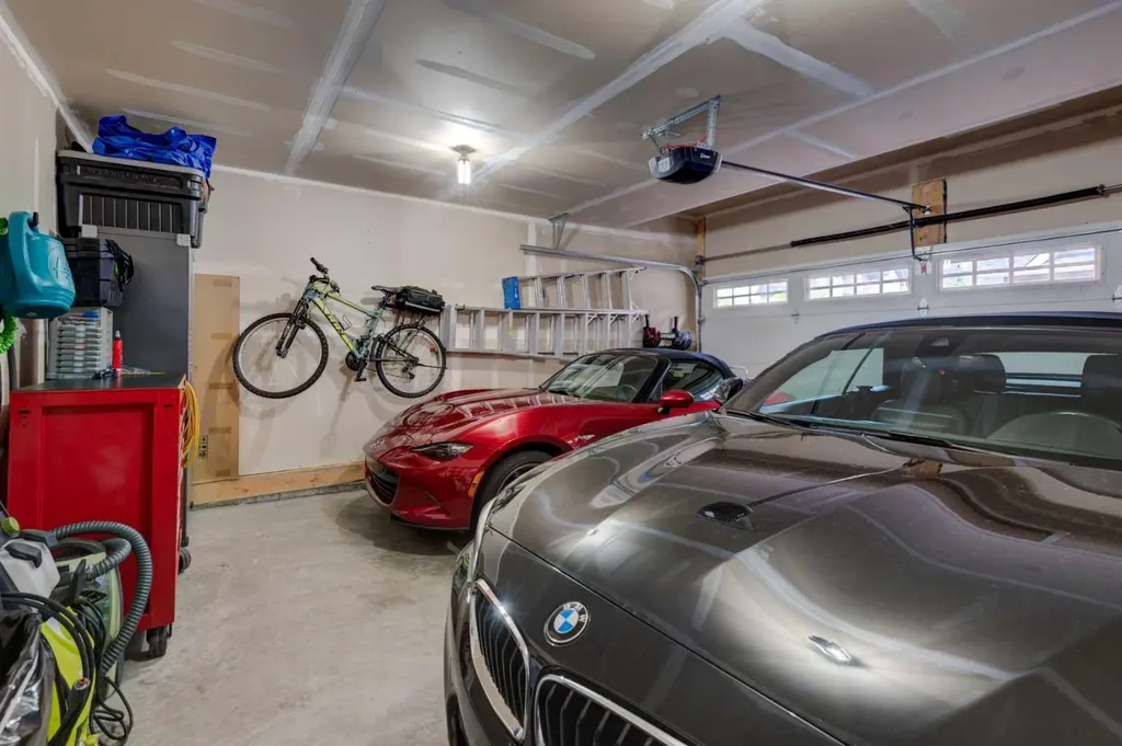 219 Wentworth Row SW Calgary AB T3H 1Y1