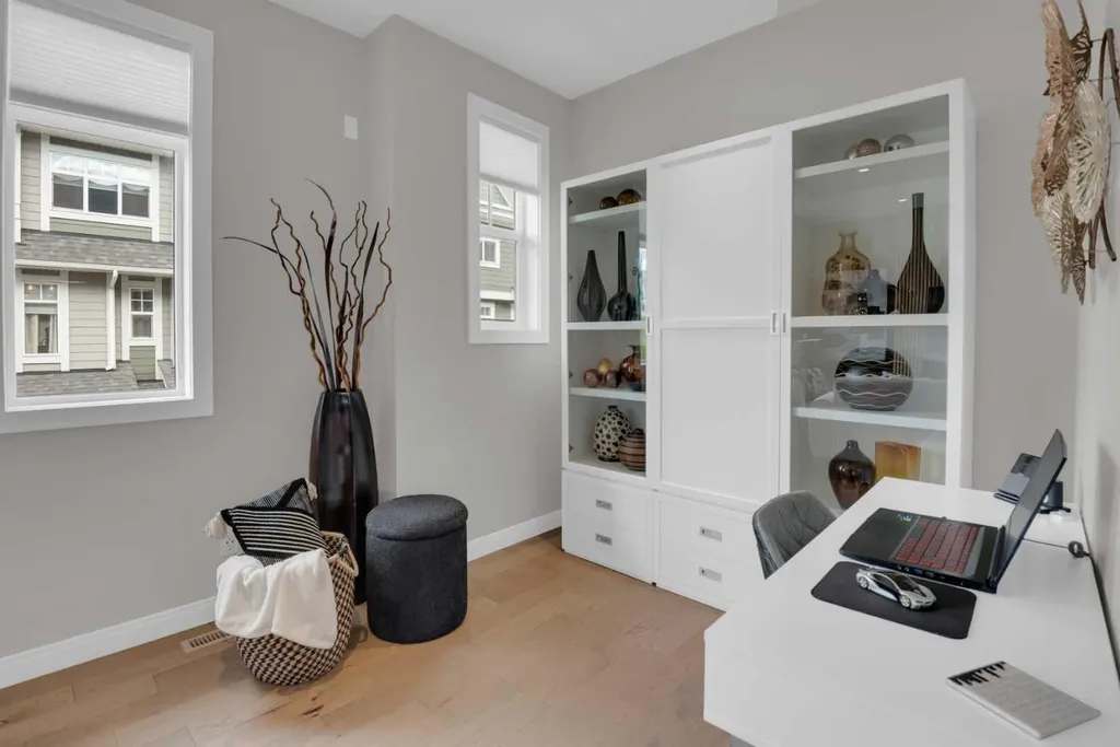 219 Wentworth Row SW Calgary AB T3H 1Y1