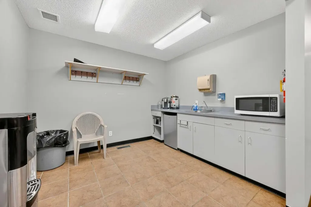 5402 44 Street Lloydminster AB T9V 0B4