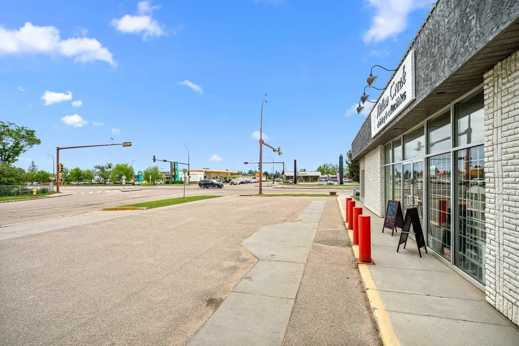 5402 44 Street Lloydminster AB T9V 0B4