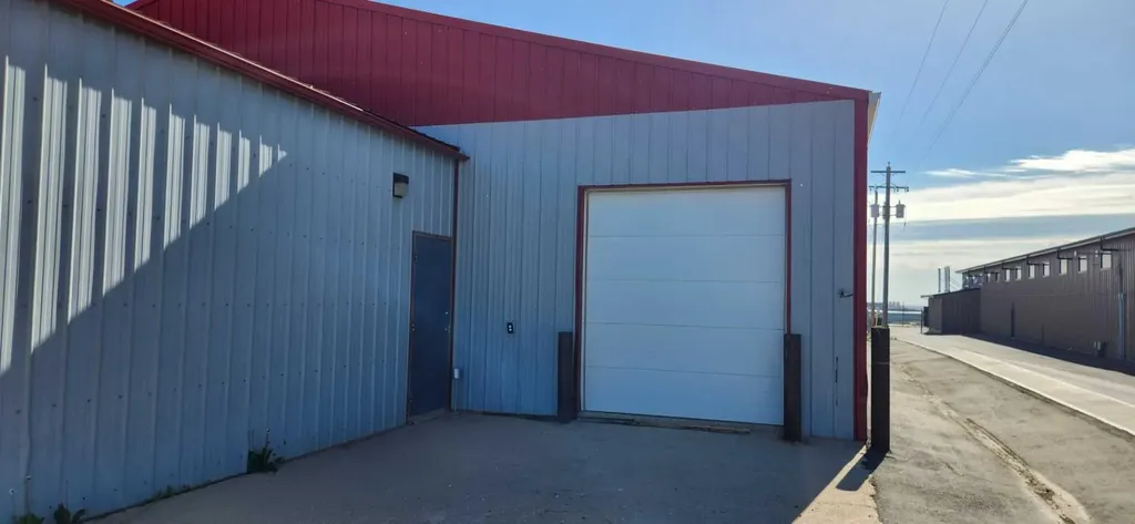 14905 100 Street Grande Prairie AB t8V 7C2