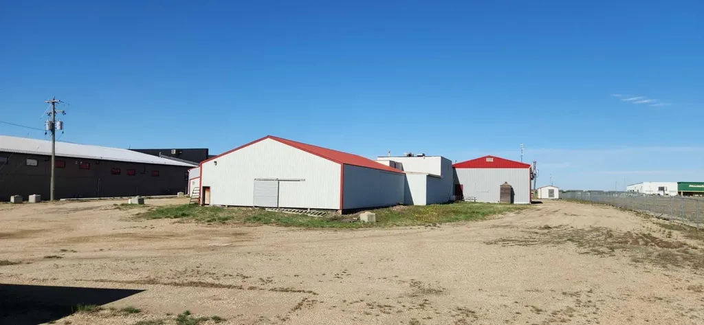 14905 100 Street Grande Prairie AB t8V 7C2