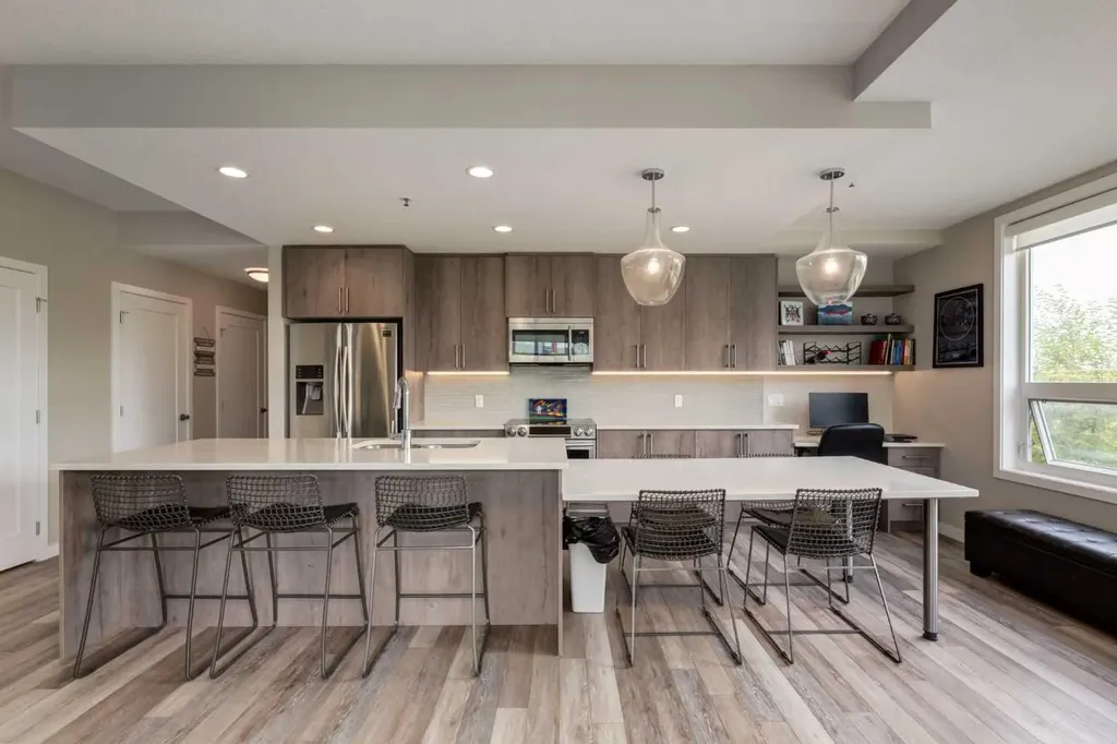 8530 8a Avenue SW Calgary AB T3H 6A7
