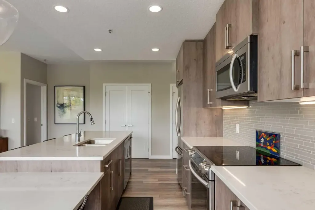 8530 8a Avenue SW Calgary AB T3H 6A7