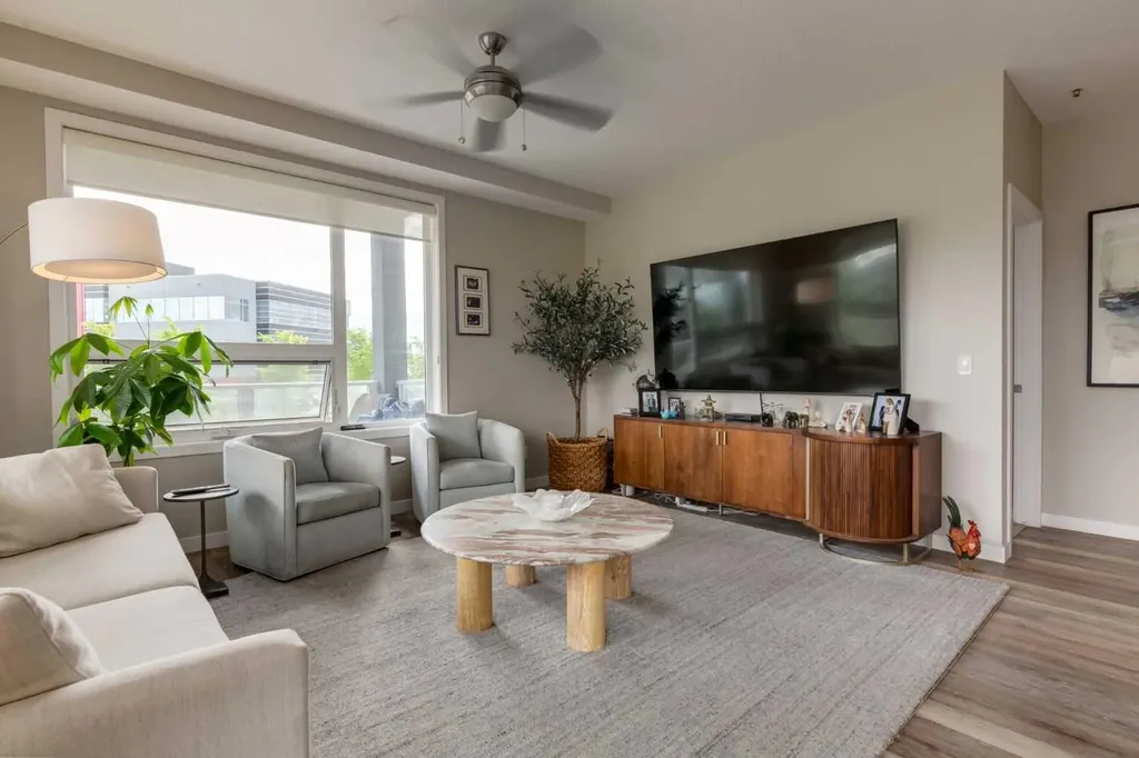 8530 8a Avenue SW Calgary AB T3H 6A7