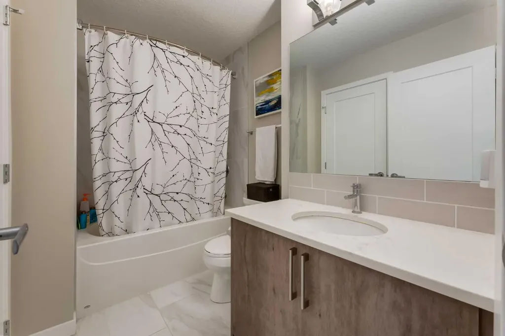 8530 8a Avenue SW Calgary AB T3H 6A7