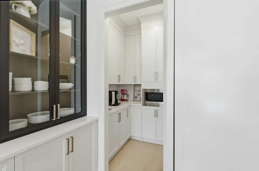 625 16 Street NW Calgary AB T2N 2C2
