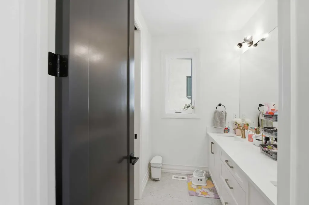 625 16 Street NW Calgary AB T2N 2C2