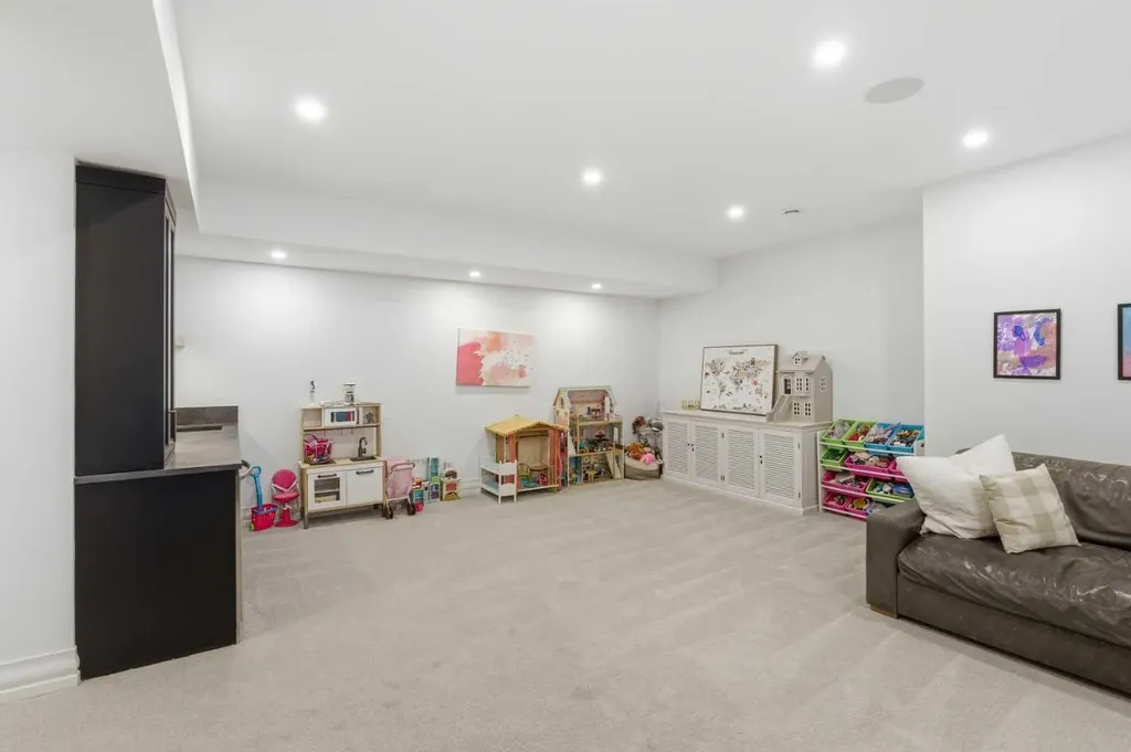 625 16 Street NW Calgary AB T2N 2C2