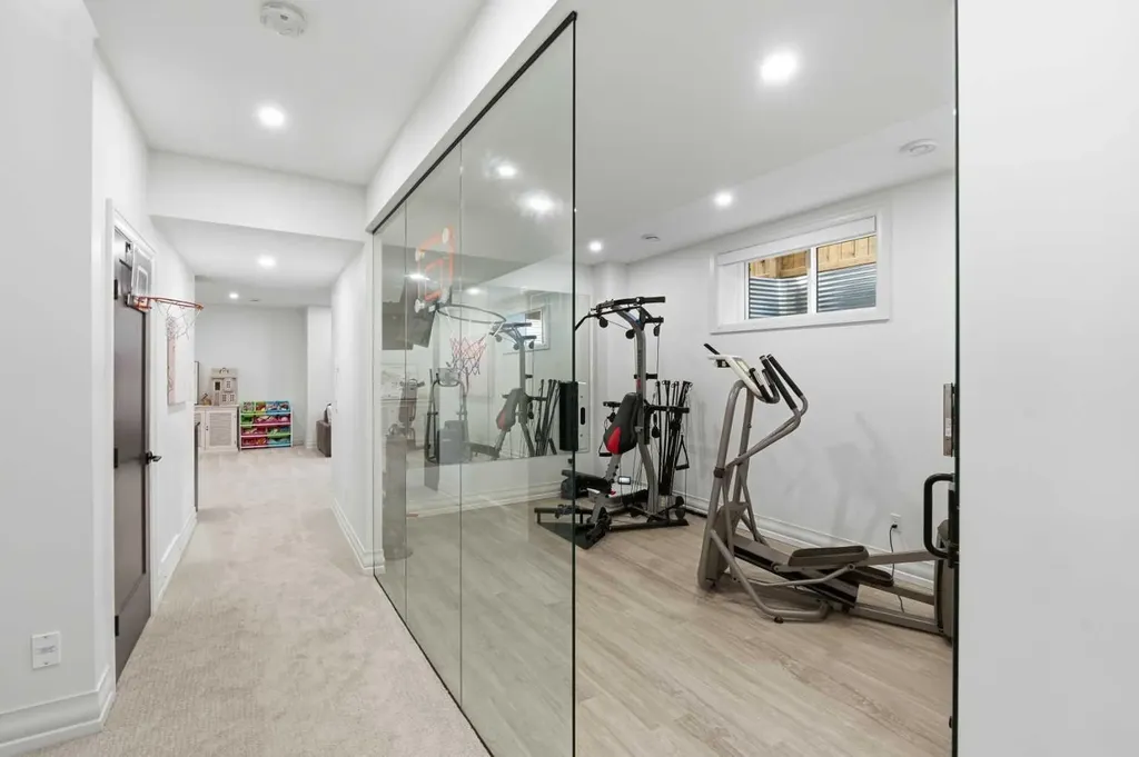 625 16 Street NW Calgary AB T2N 2C2
