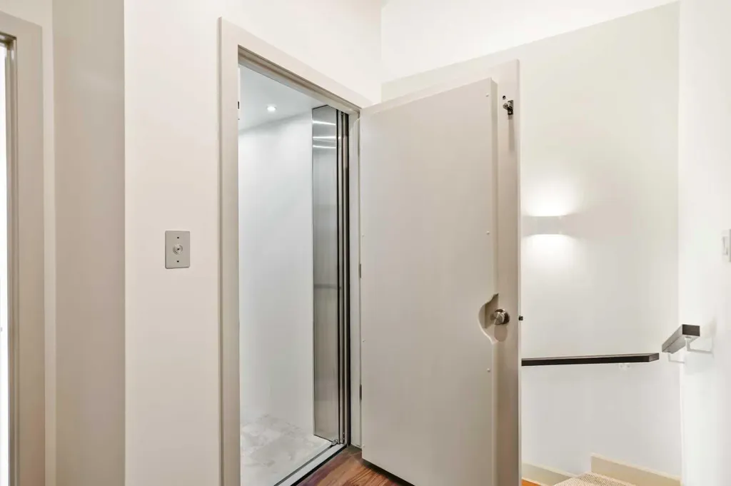 5030 48 Street Rocky Mountain House AB T4T 1C1