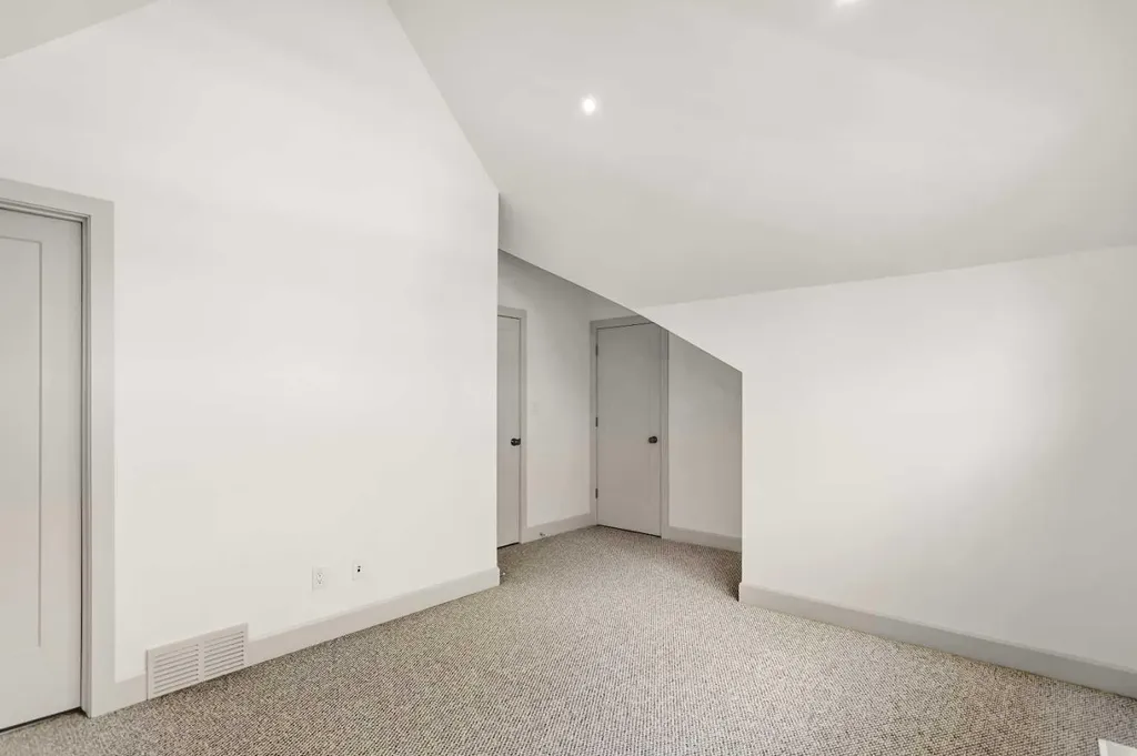 5030 48 Street Rocky Mountain House AB T4T 1C1