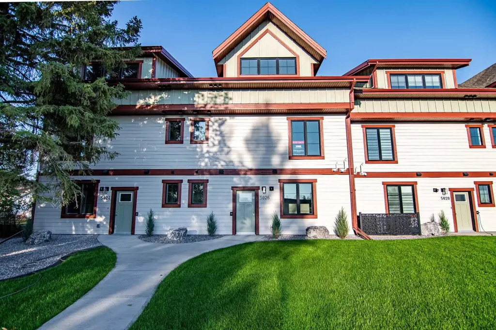 5030 48 Street Rocky Mountain House AB T4T 1C1