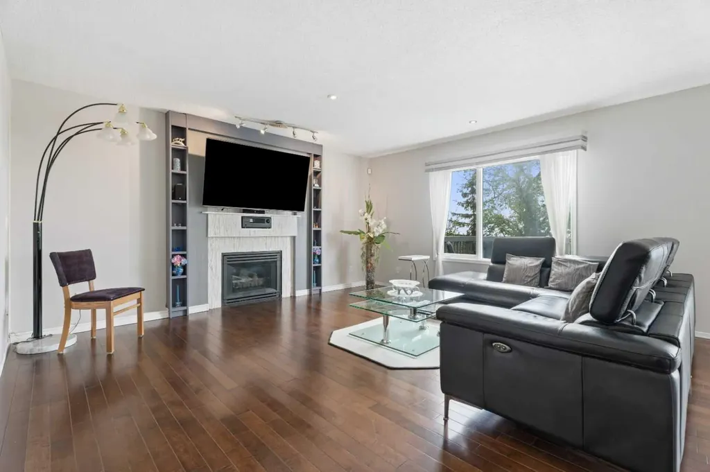 191 Edgebrook Rise NW Calgary AB T3A 5J6