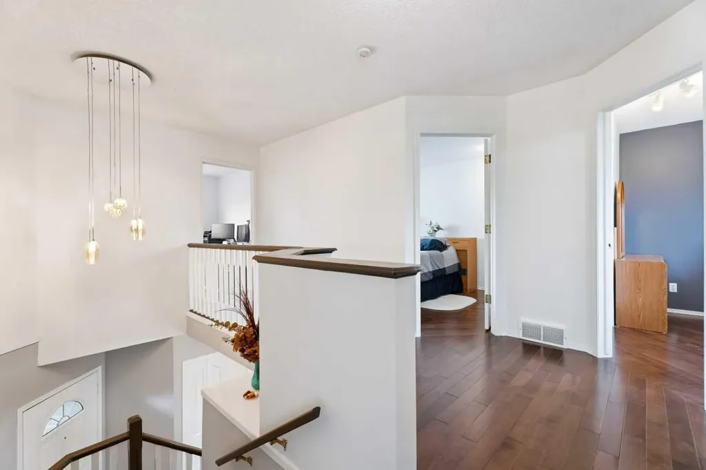 191 Edgebrook Rise NW Calgary AB T3A 5J6