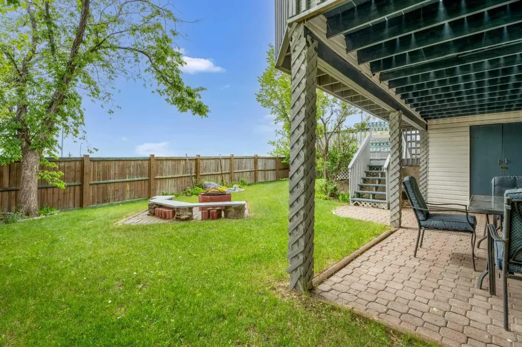 191 Edgebrook Rise NW Calgary AB T3A 5J6