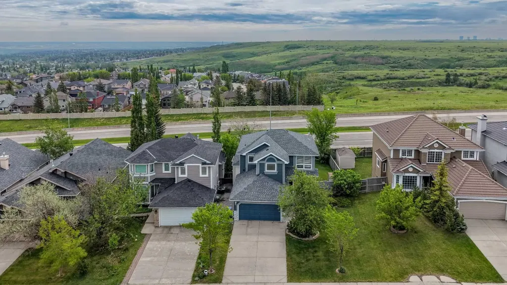 191 Edgebrook Rise NW Calgary AB T3A 5J6