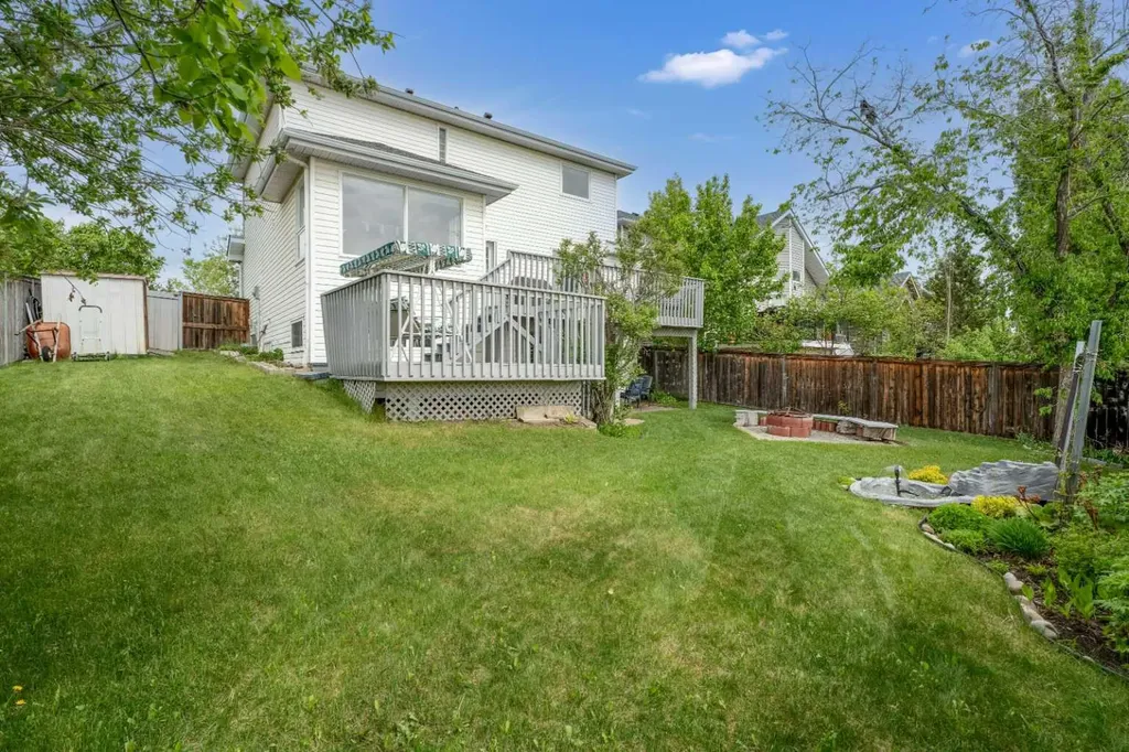 191 Edgebrook Rise NW Calgary AB T3A 5J6