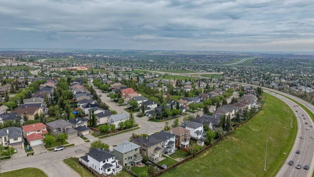 191 Edgebrook Rise NW Calgary AB T3A 5J6