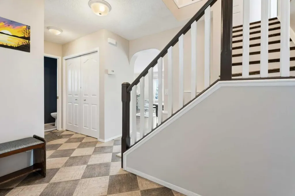 191 Edgebrook Rise NW Calgary AB T3A 5J6