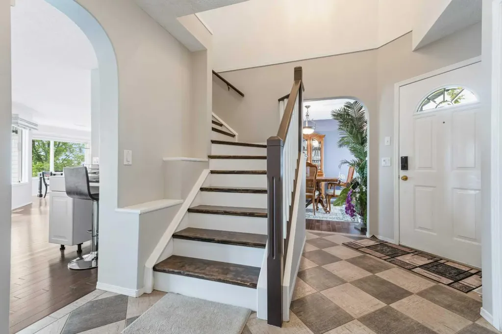 191 Edgebrook Rise NW Calgary AB T3A 5J6