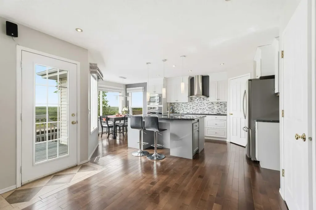 191 Edgebrook Rise NW Calgary AB T3A 5J6