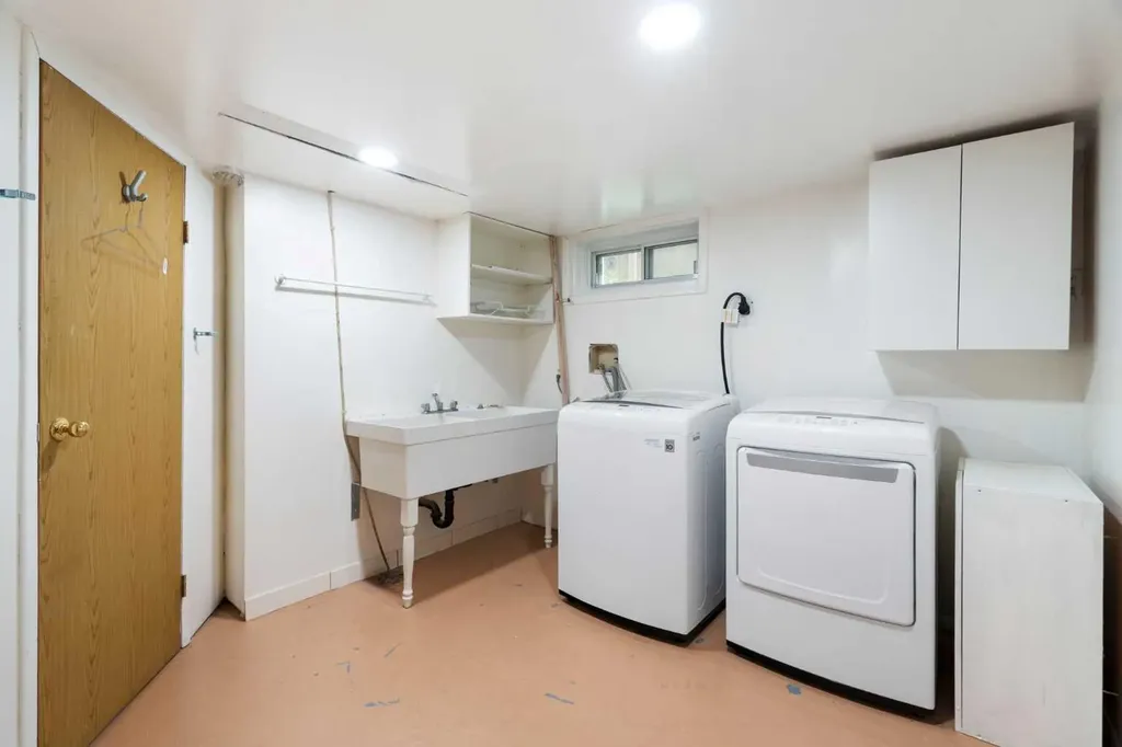 229 11 Avenue NE Calgary AB T2E0Y9
