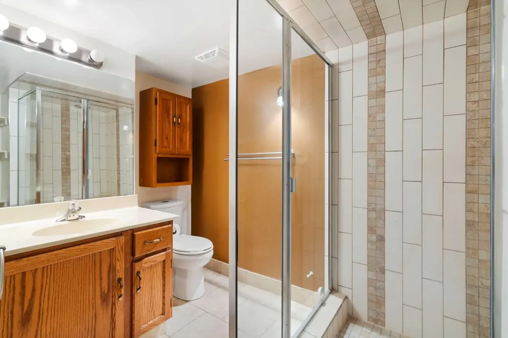 229 11 Avenue NE Calgary AB T2E0Y9