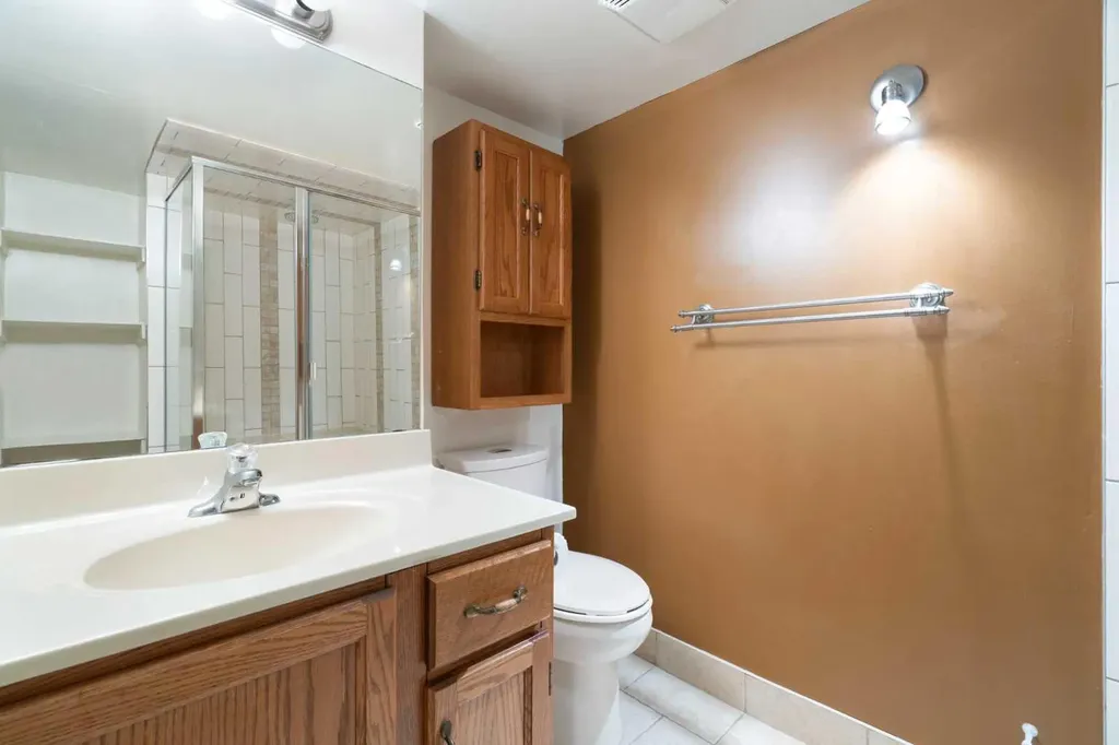 229 11 Avenue NE Calgary AB T2E0Y9