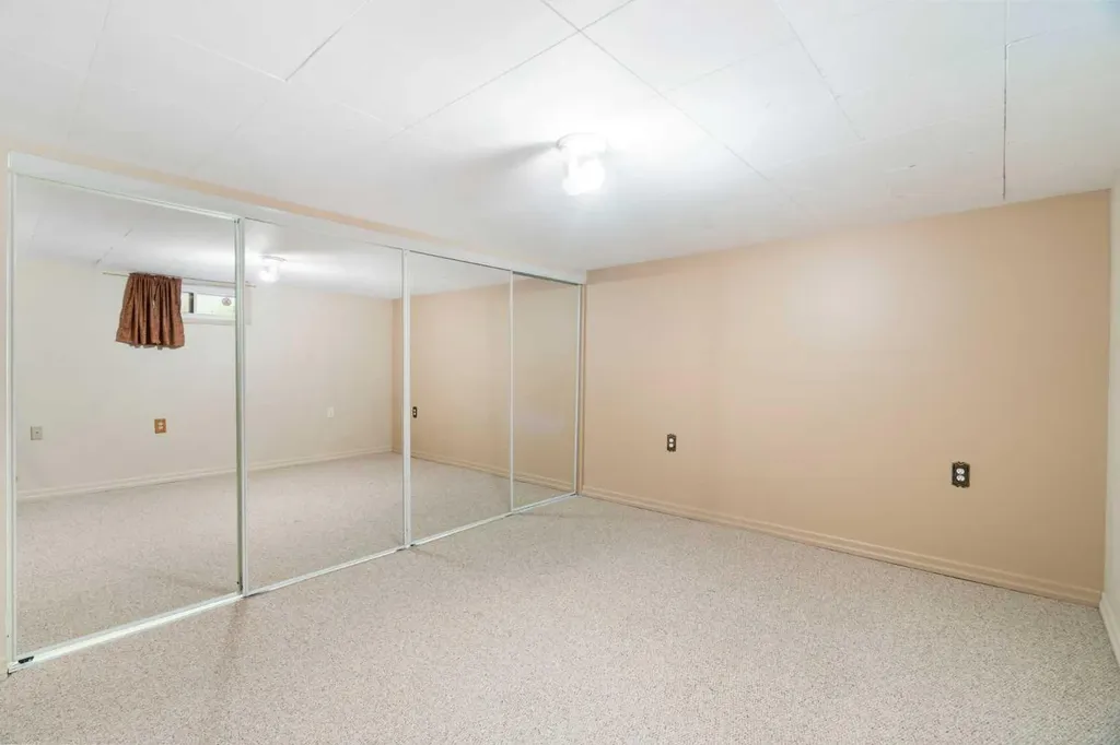 229 11 Avenue NE Calgary AB T2E0Y9