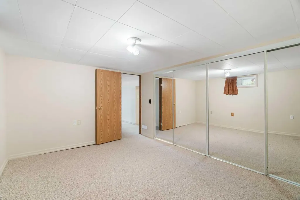 229 11 Avenue NE Calgary AB T2E0Y9