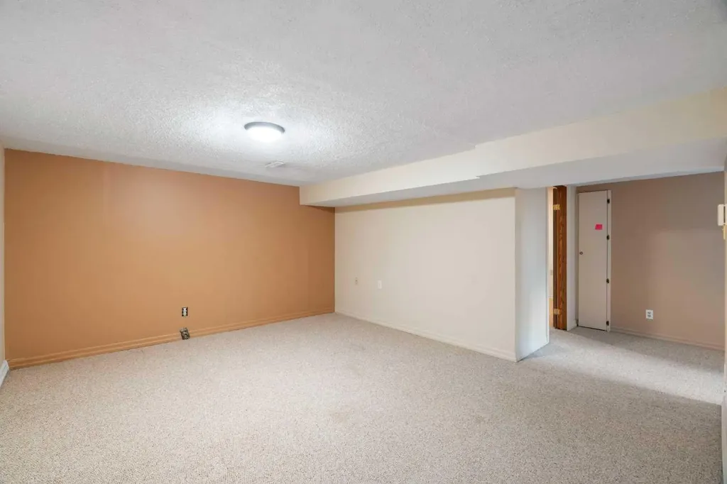 229 11 Avenue NE Calgary AB T2E0Y9