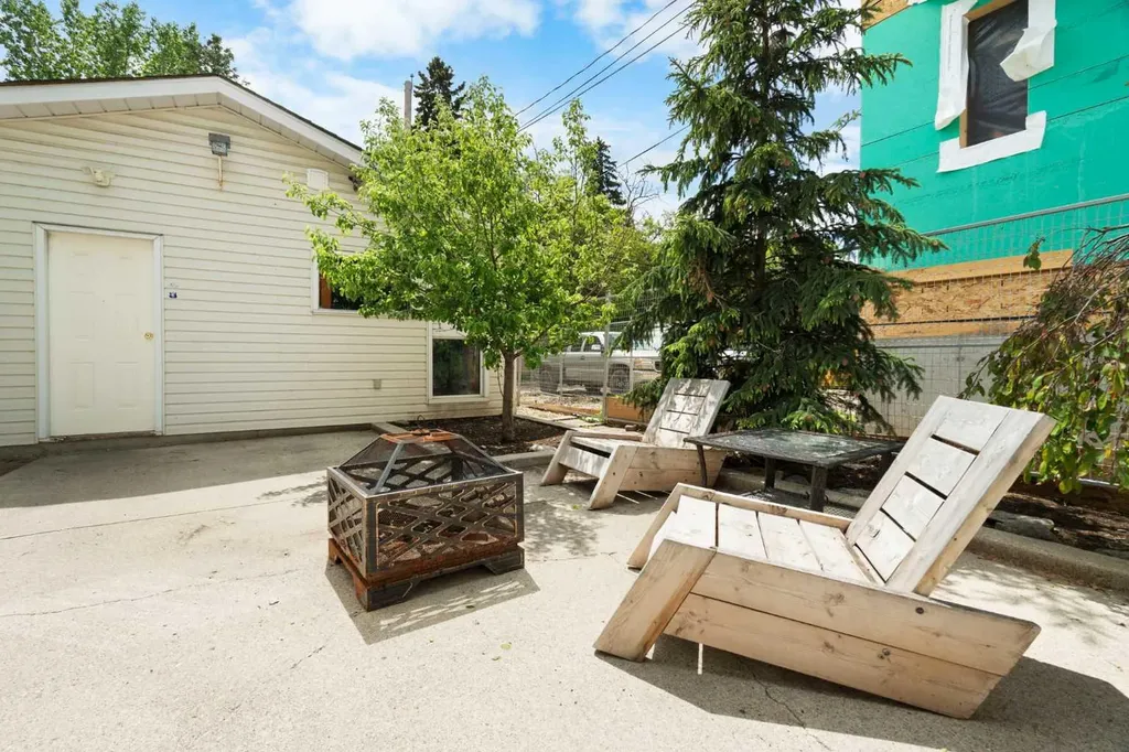 229 11 Avenue NE Calgary AB T2E0Y9