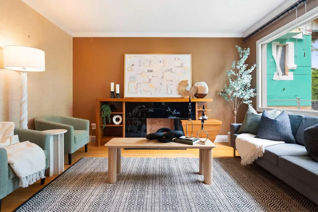 229 11 Avenue NE Calgary AB T2E0Y9