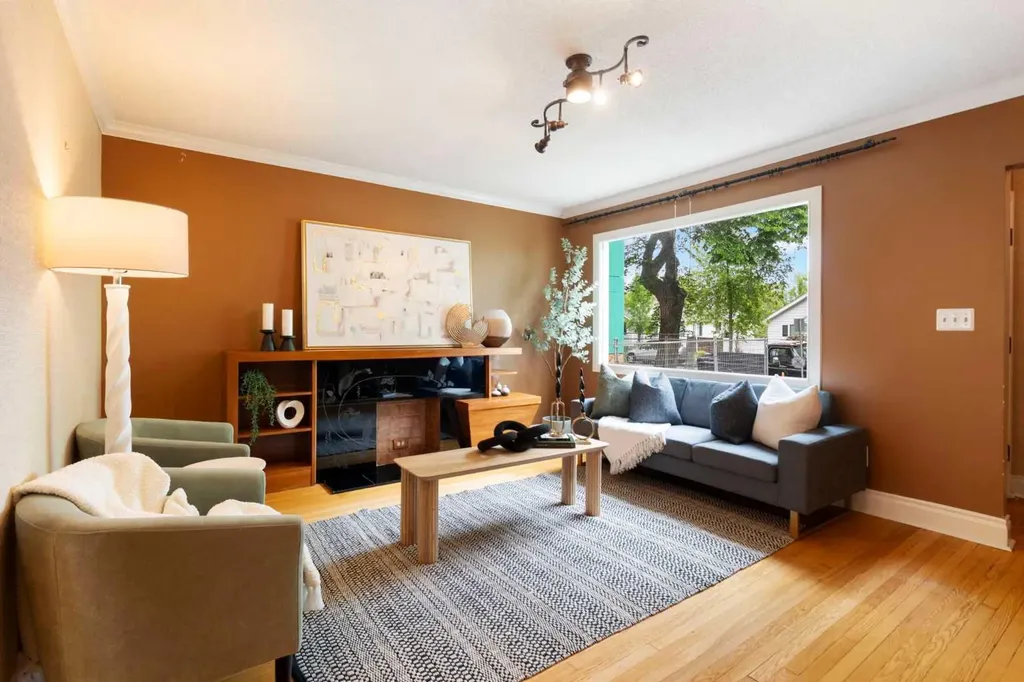 229 11 Avenue NE Calgary AB T2E0Y9