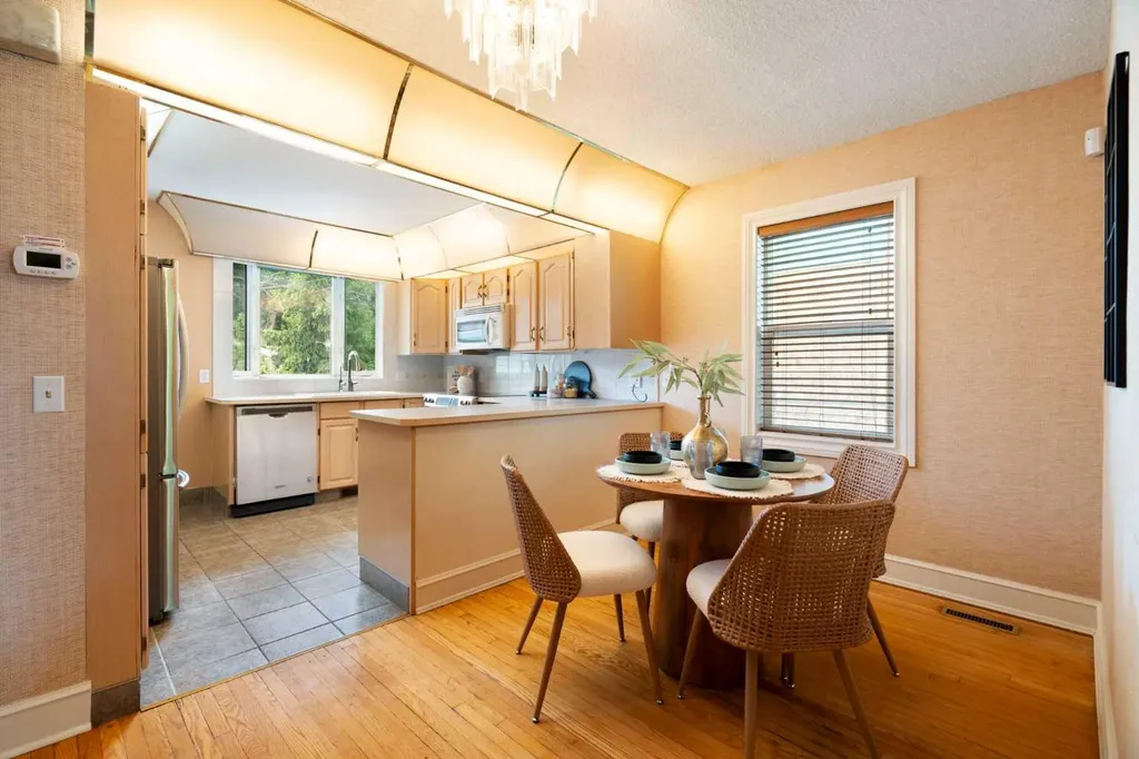 229 11 Avenue NE Calgary AB T2E0Y9