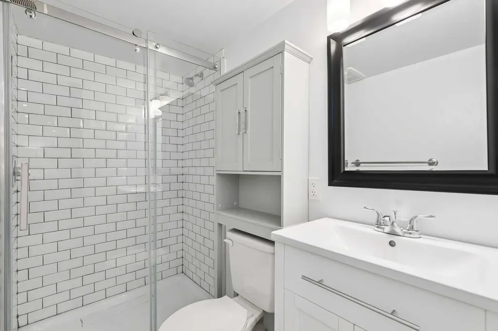2015 36 Avenue SW Calgary AB T2T 2G8