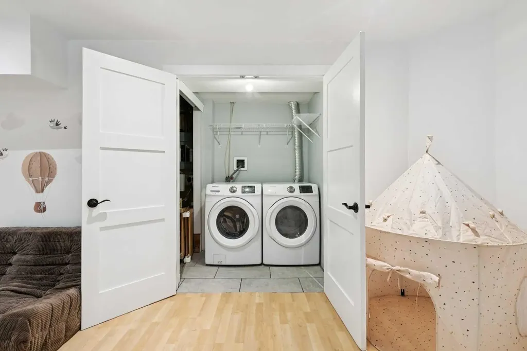 2015 36 Avenue SW Calgary AB T2T 2G8