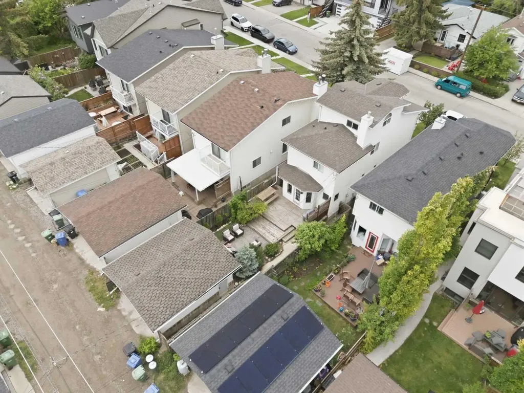 2015 36 Avenue SW Calgary AB T2T 2G8
