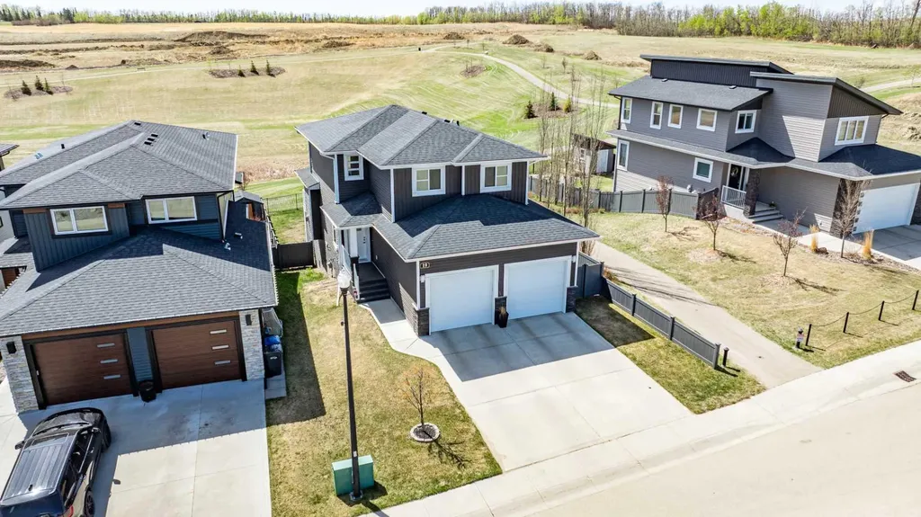 19 Vanveller Way Sylvan Lake AB T4S 0M4