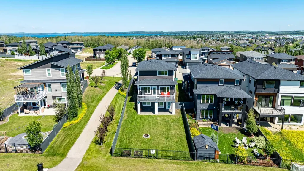 19 Vanveller Way Sylvan Lake AB T4S 0M4