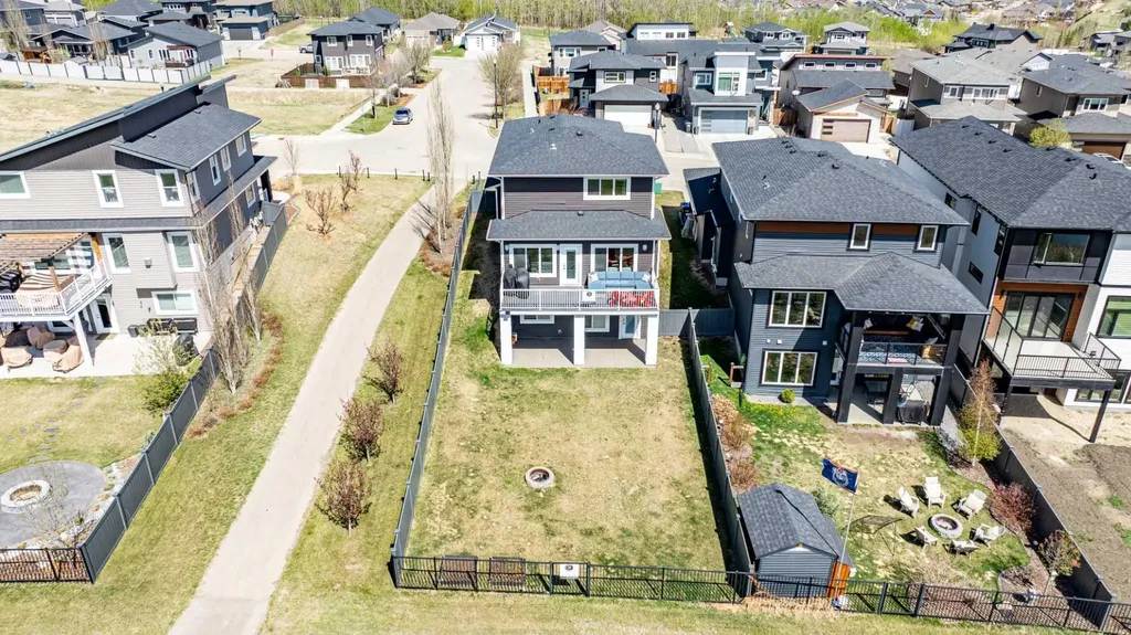 19 Vanveller Way Sylvan Lake AB T4S 0M4