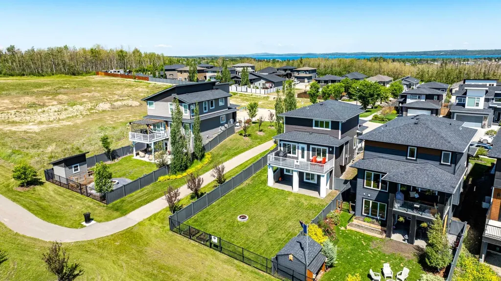 19 Vanveller Way Sylvan Lake AB T4S 0M4