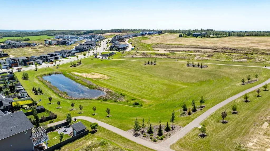 19 Vanveller Way Sylvan Lake AB T4S 0M4