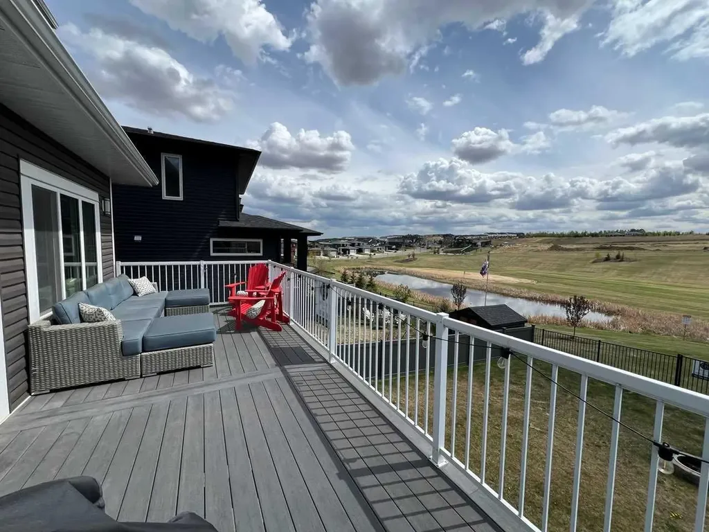 19 Vanveller Way Sylvan Lake AB T4S 0M4