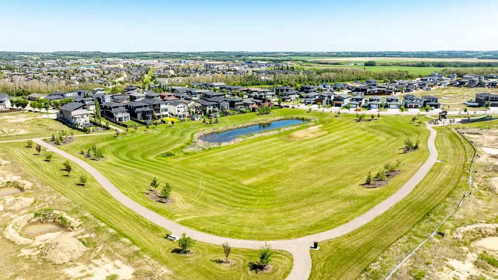 19 Vanveller Way Sylvan Lake AB T4S 0M4