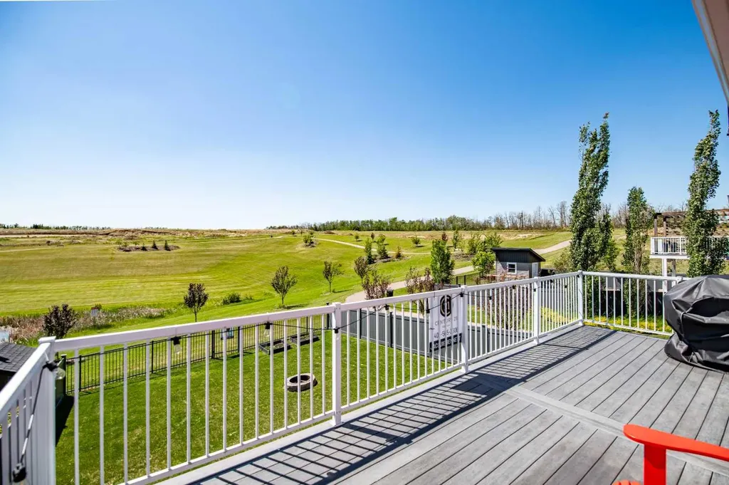 19 Vanveller Way Sylvan Lake AB T4S 0M4