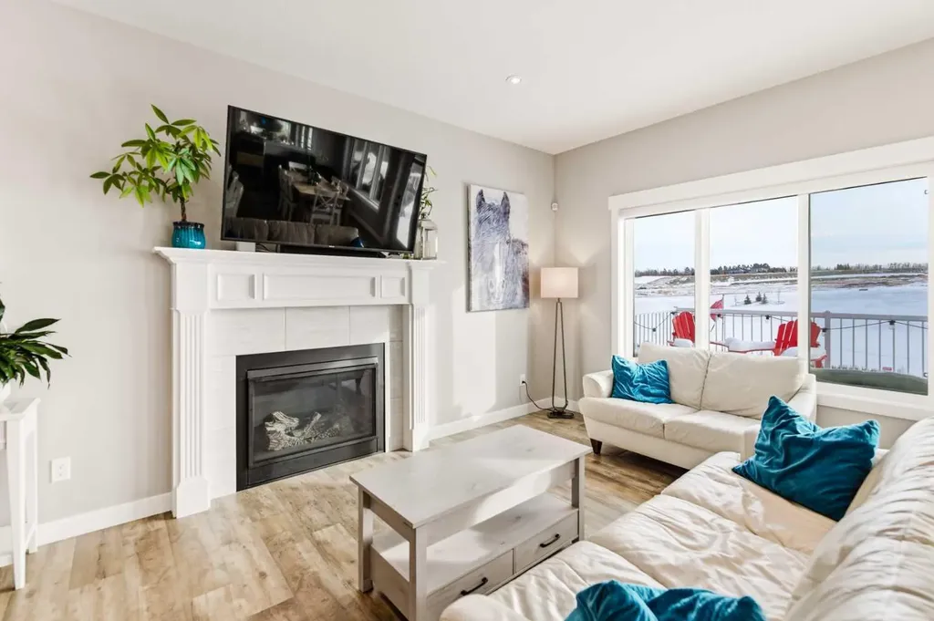 19 Vanveller Way Sylvan Lake AB T4S 0M4