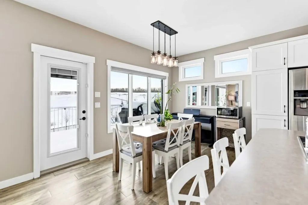 19 Vanveller Way Sylvan Lake AB T4S 0M4